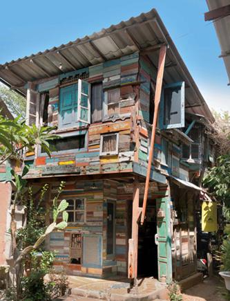 新加坡组屋“黄金梯”一夜爆红！居然只花了20新币就搞定？