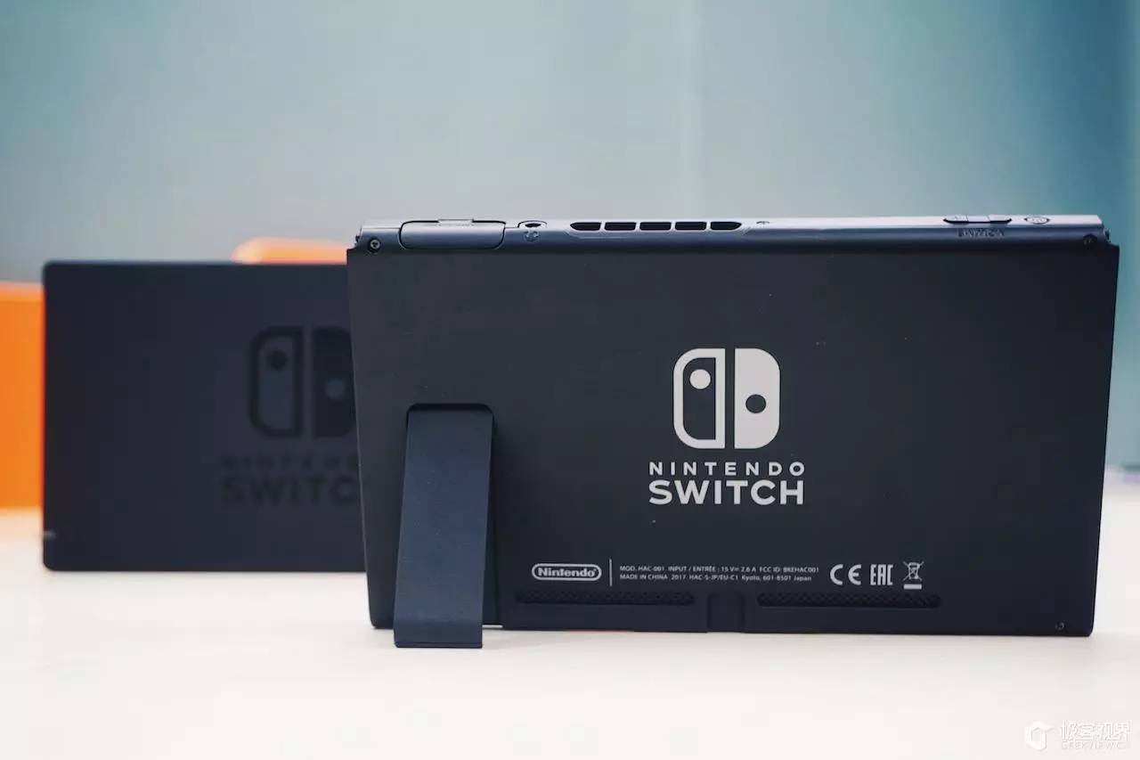 我终于玩到全球都在疯抢的游戏机了，然而却发现