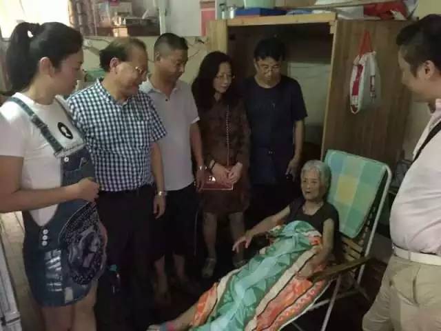 学雷锋小事迹,学雷锋送温暖活动记录