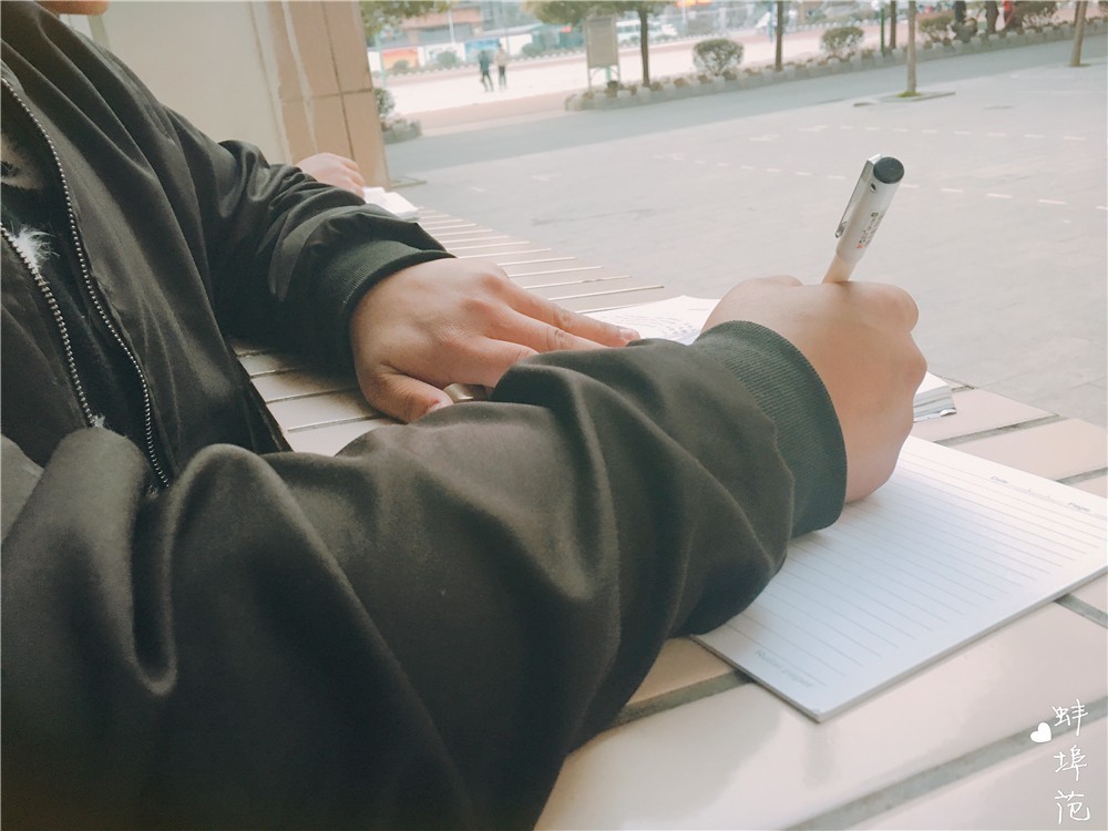 穿上校服，再去蚌埠这所学校走一遍，满满的回忆……