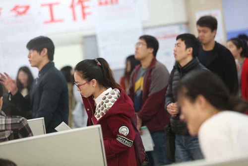 沈阳企业“抢”中高级人才，最低月薪大幅上涨