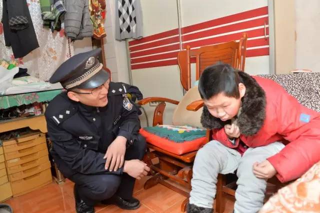 学雷锋小事迹,学雷锋送温暖活动记录