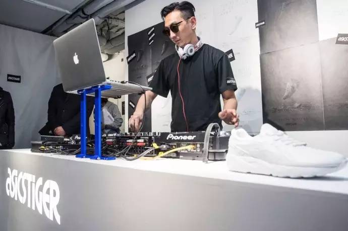 y-3实战篮球鞋,y3球鞋修复