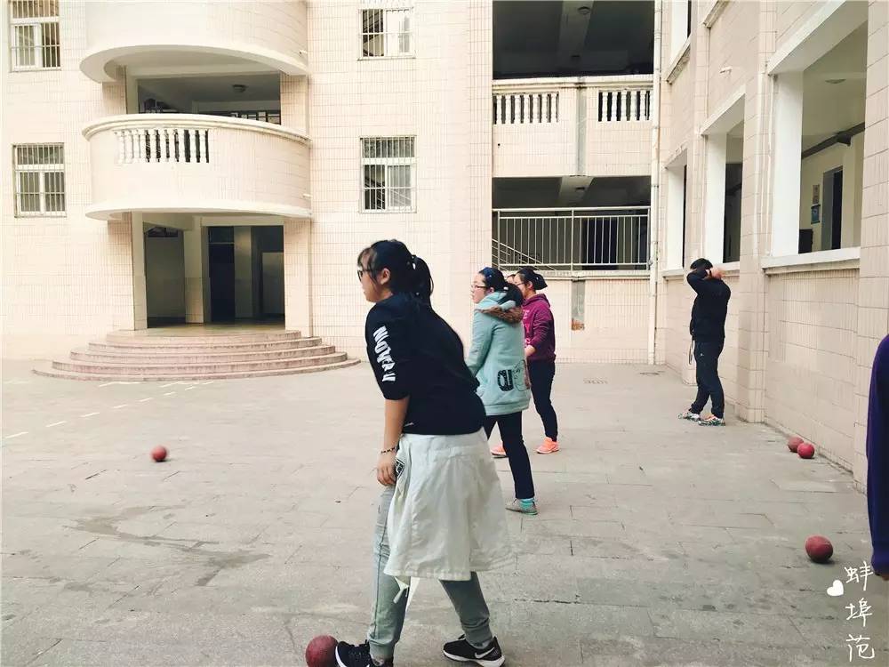 穿上校服，再去蚌埠这所学校走一遍，满满的回忆……