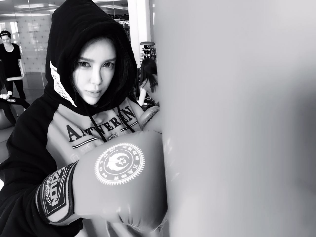 独家对话｜歌手莫莫，主播界的拼命三娘