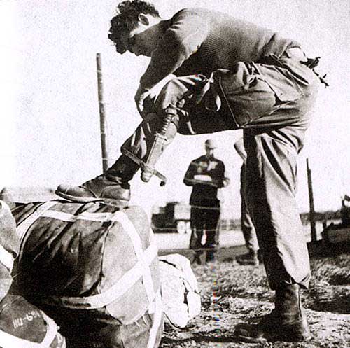 空降兵伞降操作方法练习,空降兵降落伞什么原理