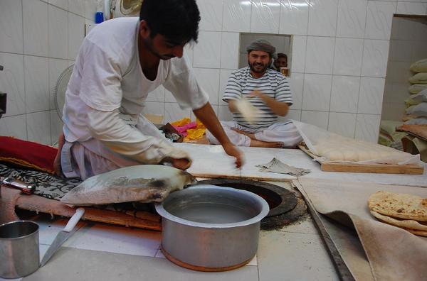 大宋的阿曼日记：中国人买三手日产达特桑280ZX