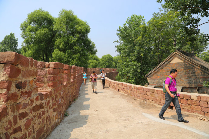 临沣寨中原第一红石古寨,河南古寨临沣寨的传说