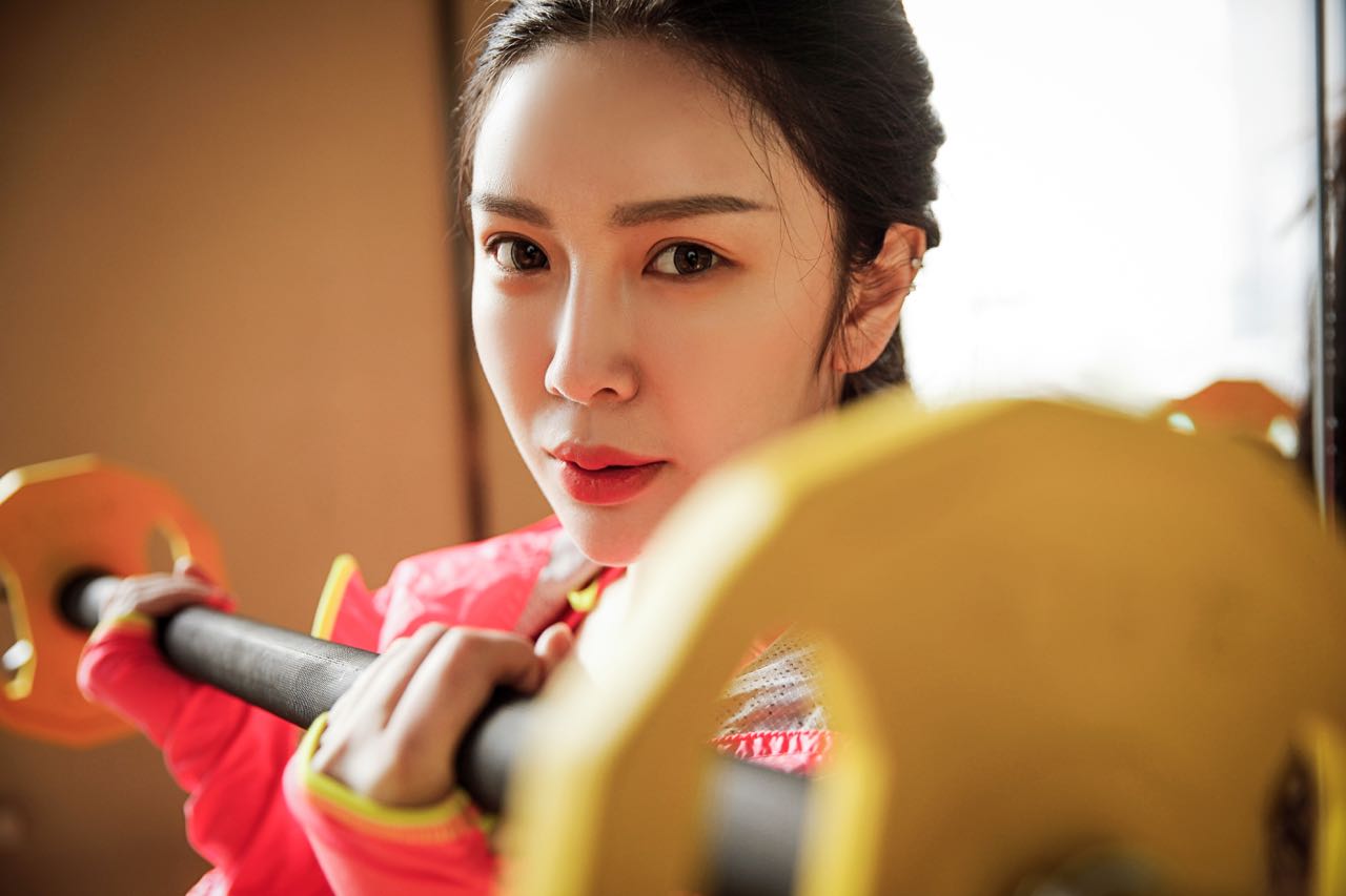 独家对话｜歌手莫莫，主播界的拼命三娘