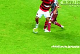 足球弧线球怎么提升射门力度,足球涨球技巧