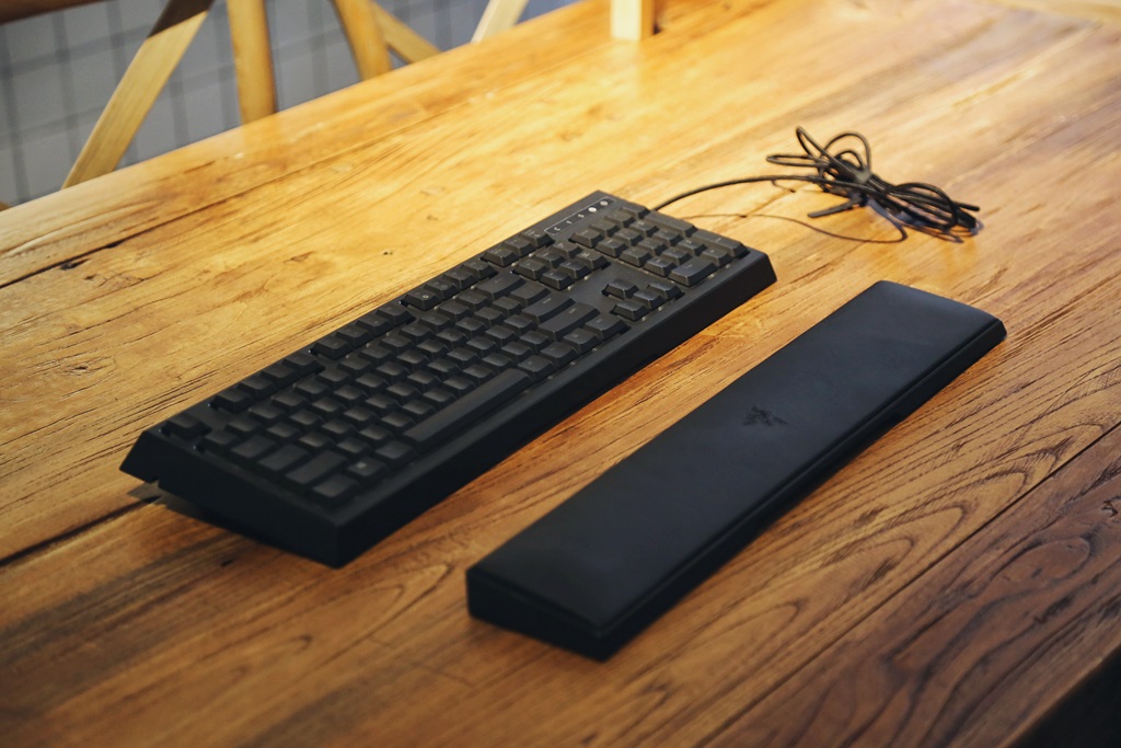 雷蛇键盘雨林狼蛛v3轻薄款,雷蛇狼蛛键盘专业版