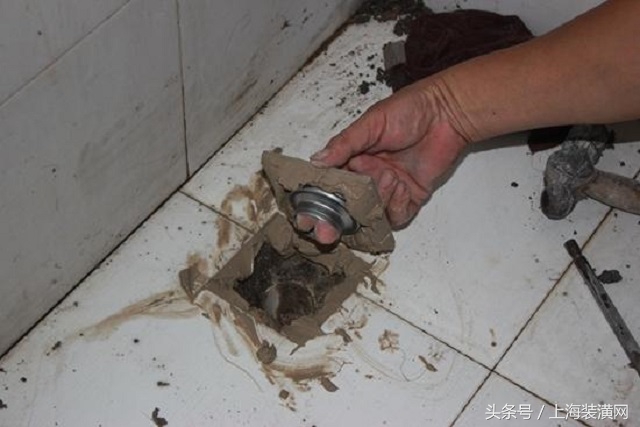 原来地漏要这么装才正确怪不得我家总是冒臭气