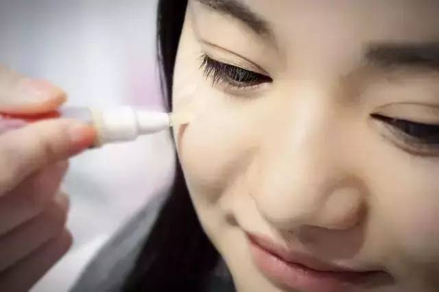 资生堂新透白美肌亮润象牙白,资生堂透白亮润系列怎么样