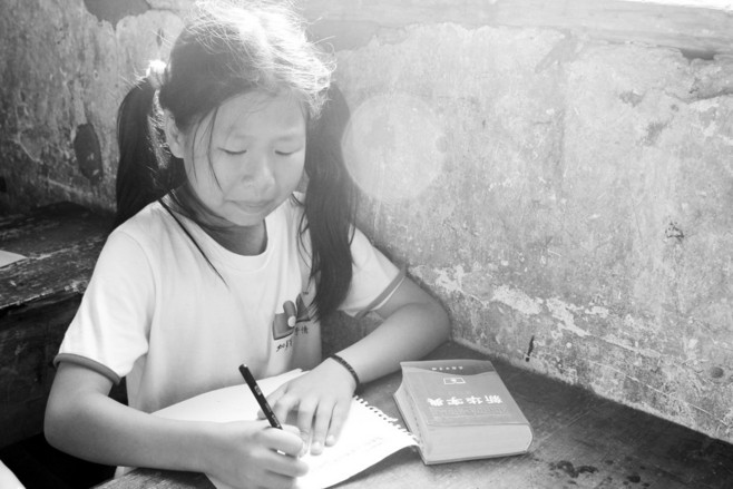 讨论：大学生支教是利是弊？去偏远地区教书是一种煎熬吗？