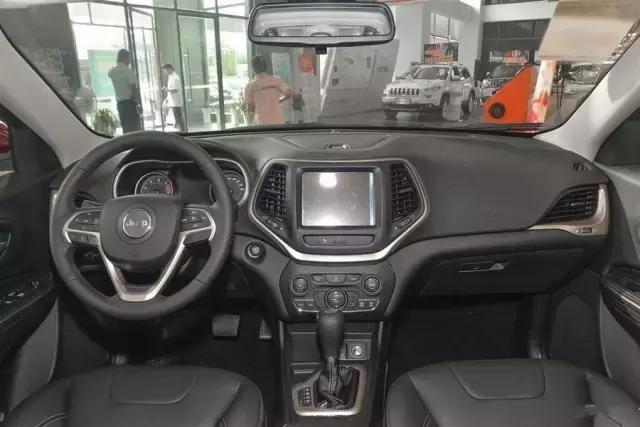 有JEEP这么好的招牌，为何广汽菲克表现似三流品牌这般狼狈？