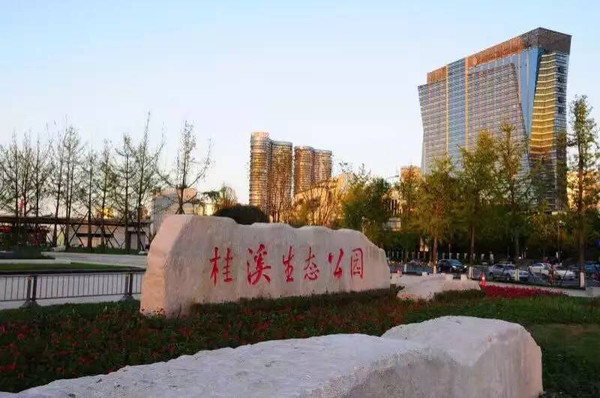 绿地范围接近24个人民公园，“南198”成为成都第三大豪宅区