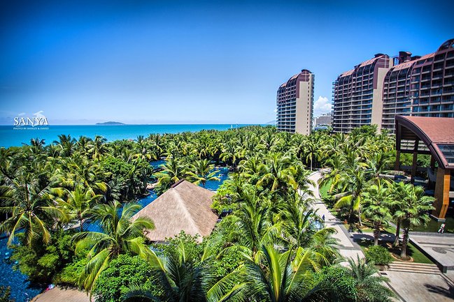 呼吸三亚新鲜空气~逃脱女儿牵拌