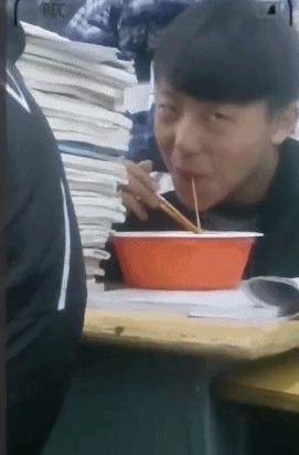 没带火机怎么点烟,没有火机点烟教程