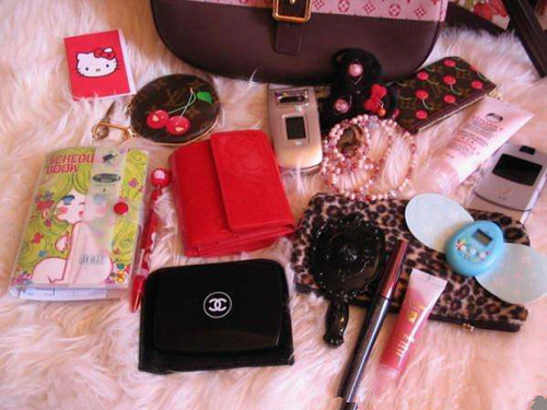 日本女兵的包包里装的是什么,日本女兵为什么要背个包