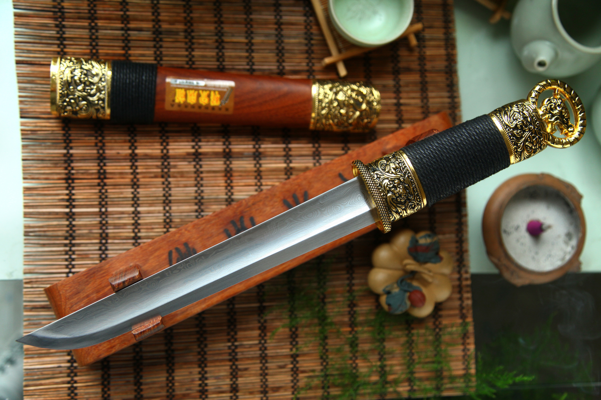 17日文化热门回顾：14年公盘上的5亿标王赌石，切开连只满绿手镯都没有，跌的好惨