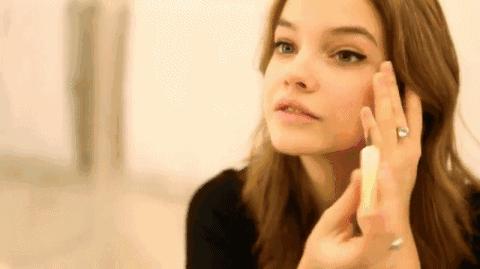 妆容中最重要的部位,妆容重点在睫毛