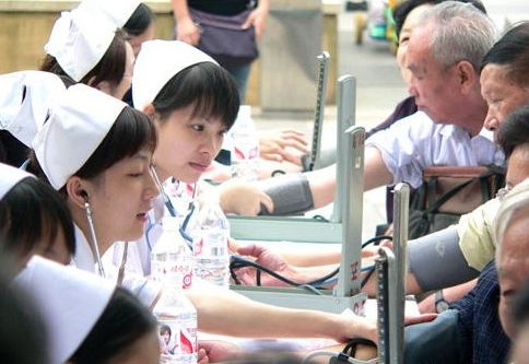 原发性高血压吃药控制不住怎么办,高血压不吃药怎么控制才能降下来