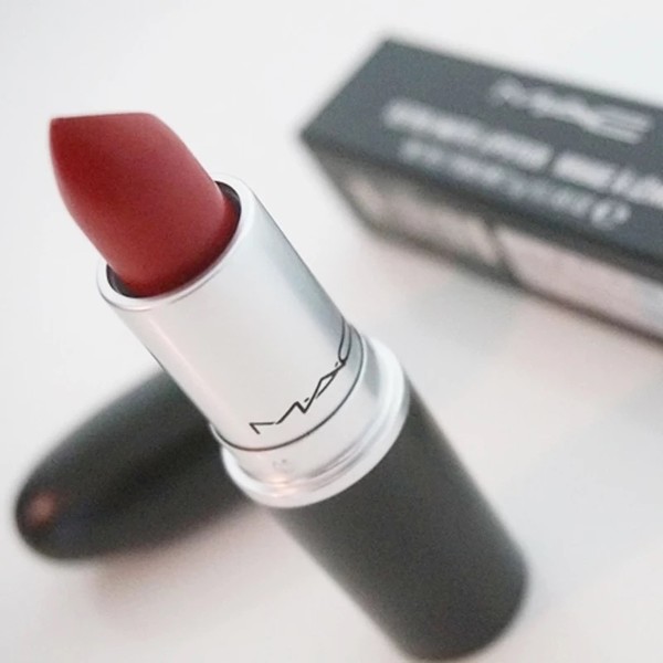 打啵啵都不会掉的口红推荐,给大家推荐一款最近用的口红