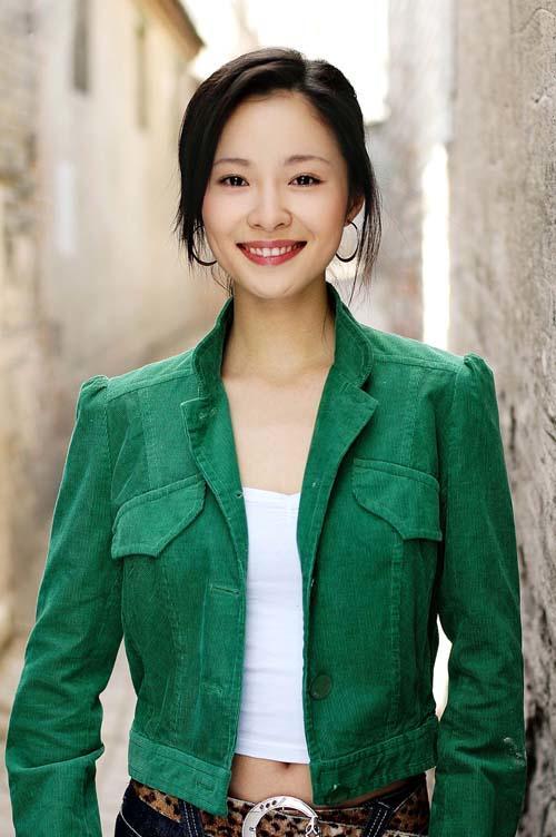 江一燕端庄优雅轻松驾驭各种风格,江一燕和舒淇照片