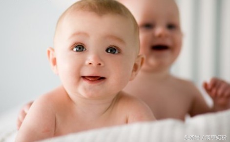 宝宝智力成长表,0-1岁宝宝增长智力发育方法