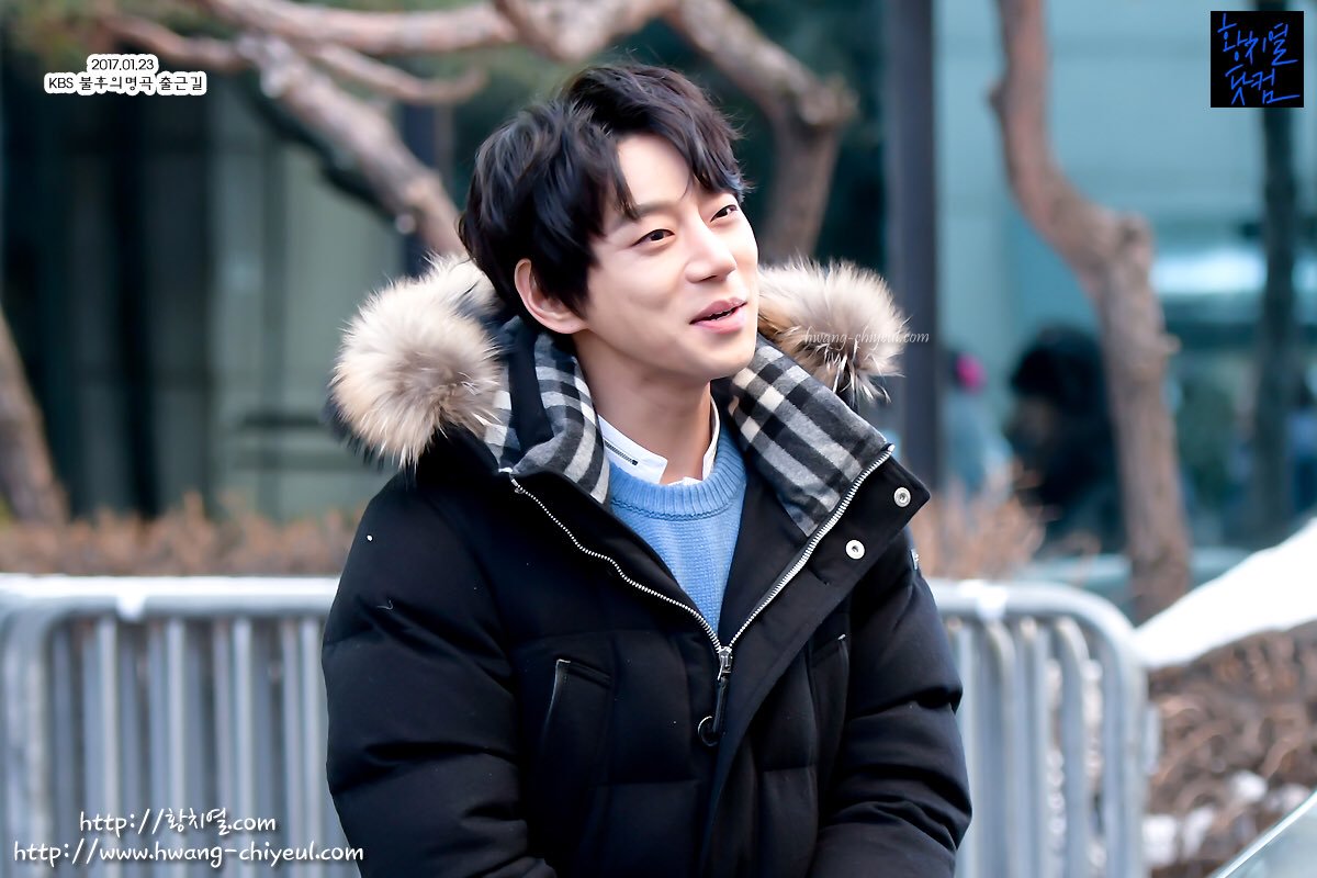 170327每周一都如此鲜嫩！黄MC“不朽”上班造型盘点