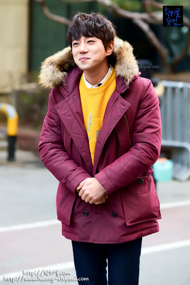 170327每周一都如此鲜嫩！黄MC“不朽”上班造型盘点