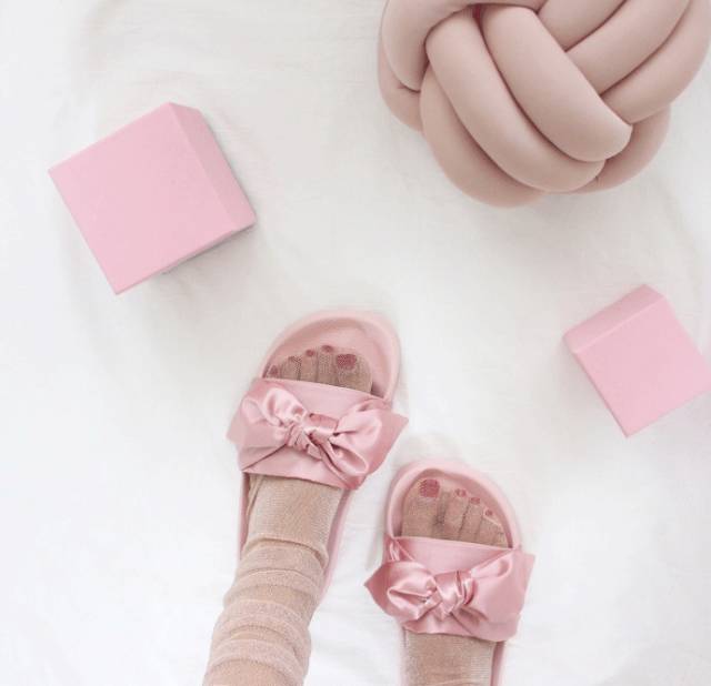 小白鞋过时了吗,清新马卡龙系小白鞋