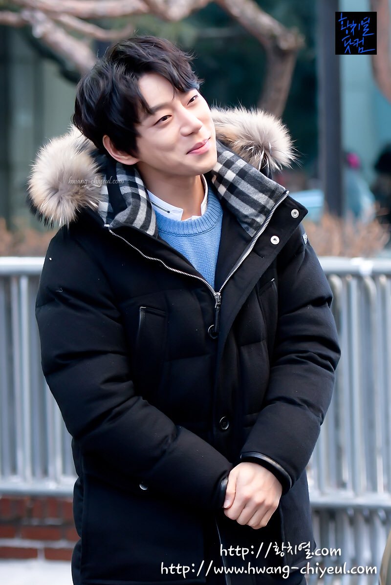 170327每周一都如此鲜嫩！黄MC“不朽”上班造型盘点