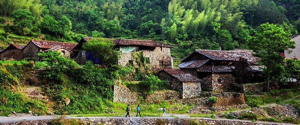 浙里有座藏在大山里的小香港，低调得让人心疼，高铁2h即达！