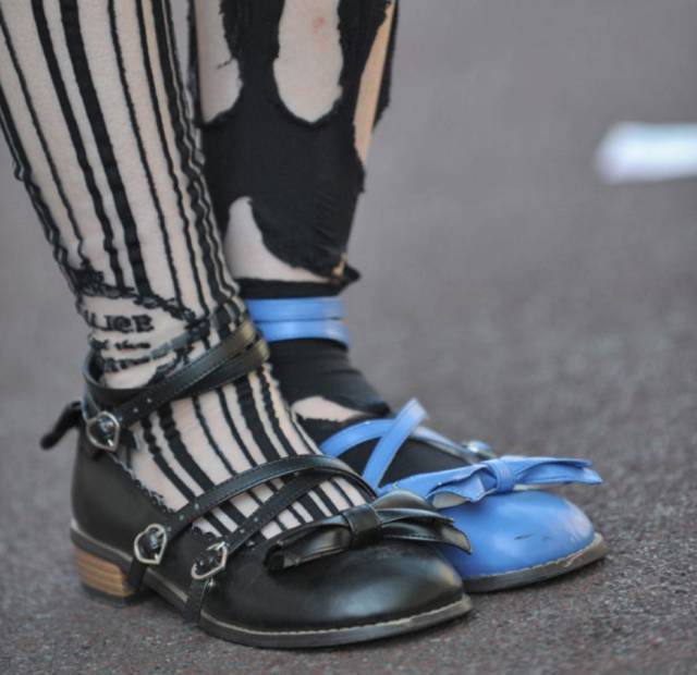 同事看到我就哈哈大笑,同事问我为什么对着屏幕发呆