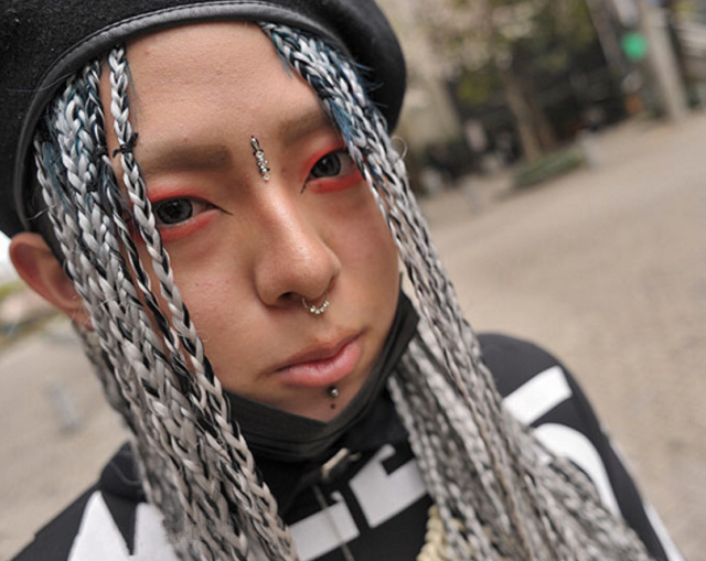 同事看到我就哈哈大笑,同事问我为什么对着屏幕发呆