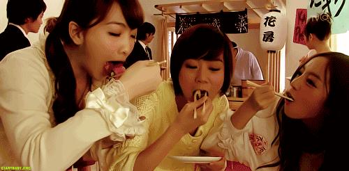 在丽江那一口“好喝到要*天升**”的汽锅鸡，让我开始了“寻找上海最好吃的云南菜”之旅！