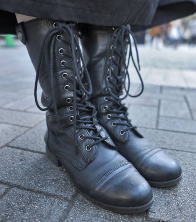 同事看到我就哈哈大笑,同事问我为什么对着屏幕发呆