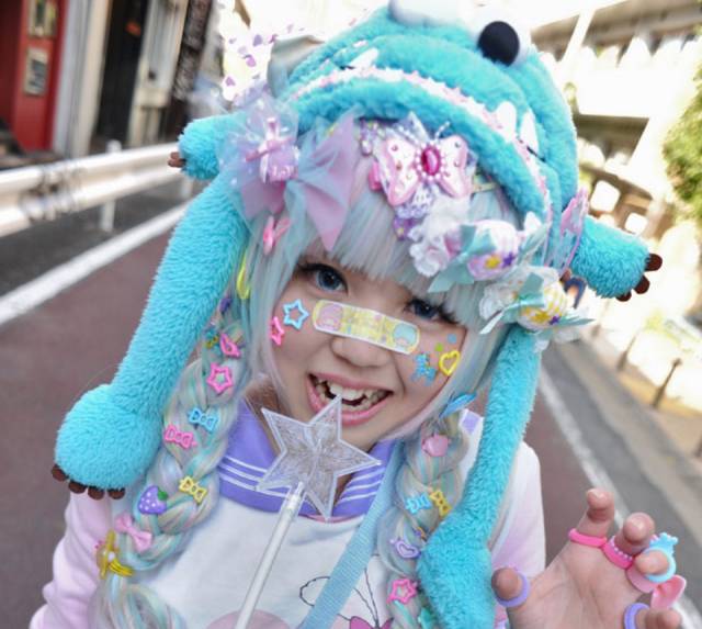 同事看到我就哈哈大笑,同事问我为什么对着屏幕发呆