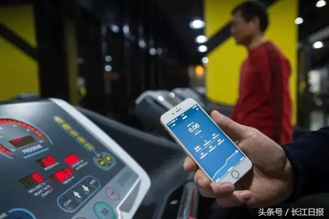 武汉这群人脑壳一定“坏”掉了！大家挤破头进BAT他们逆向而行