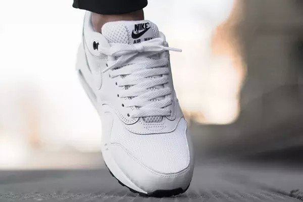 好看耐操不跟风，不一样的小白鞋不一样的你