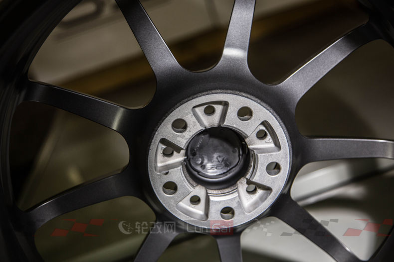 性价比最佳的18寸轻量化轮毂,超轻高级感18寸轮毂
