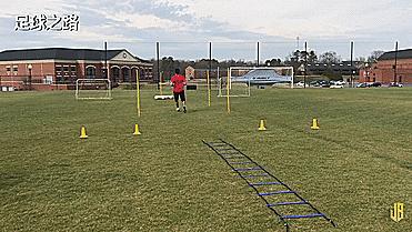 足球带球节奏变化的练习,普通带球变化节奏技巧