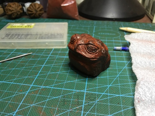 小叶紫檀木刻蟾蜍