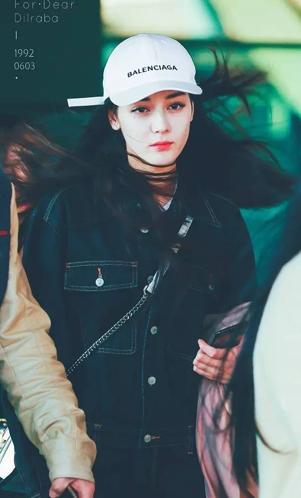 迪丽热巴穿搭曝光,迪丽热巴最新的穿搭品牌