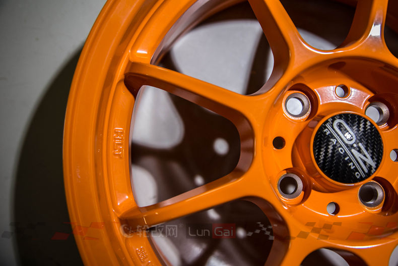 性价比最佳的18寸轻量化轮毂,超轻高级感18寸轮毂