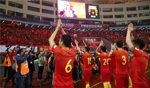 中国男足的胜利说明仅有拼搏和精神是不够的