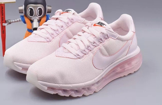 运动鞋既能冬天穿又能夏天穿,少女心满满的运动鞋