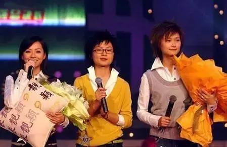 如果时光倒流你还会选择认识她吗,如果时光倒退你还会爱他吗