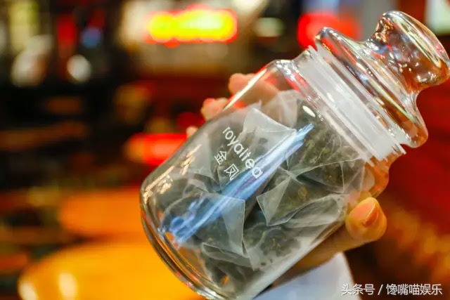 黄牛倒卖奶茶,黄牛一杯奶茶卖到150元